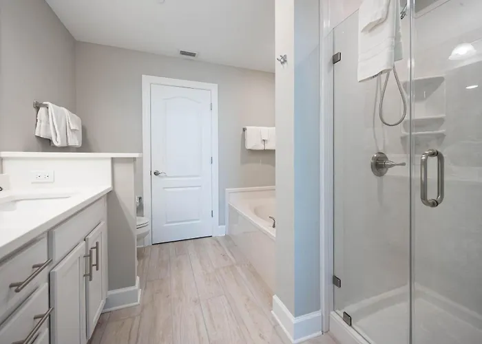 Phoenix Gulf Towers 1605 Apartment